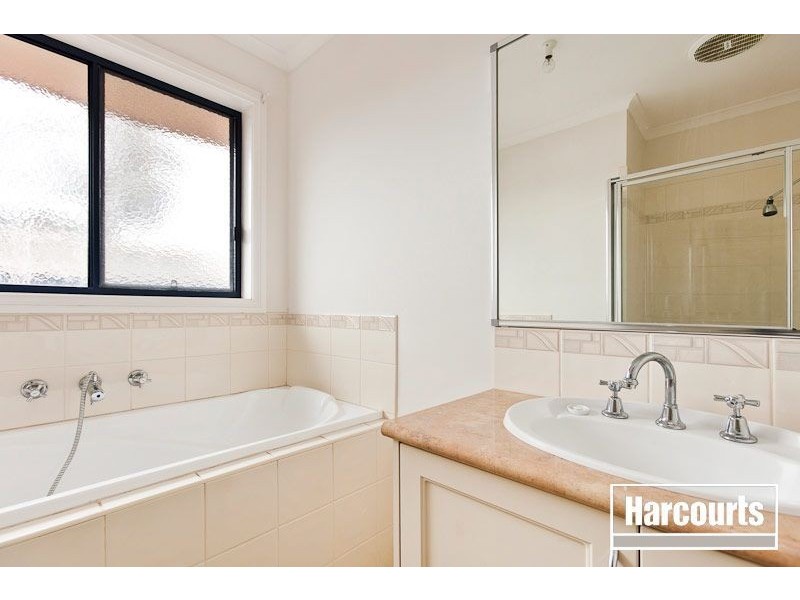 15 River Red Grove, Pakenham VIC 3810