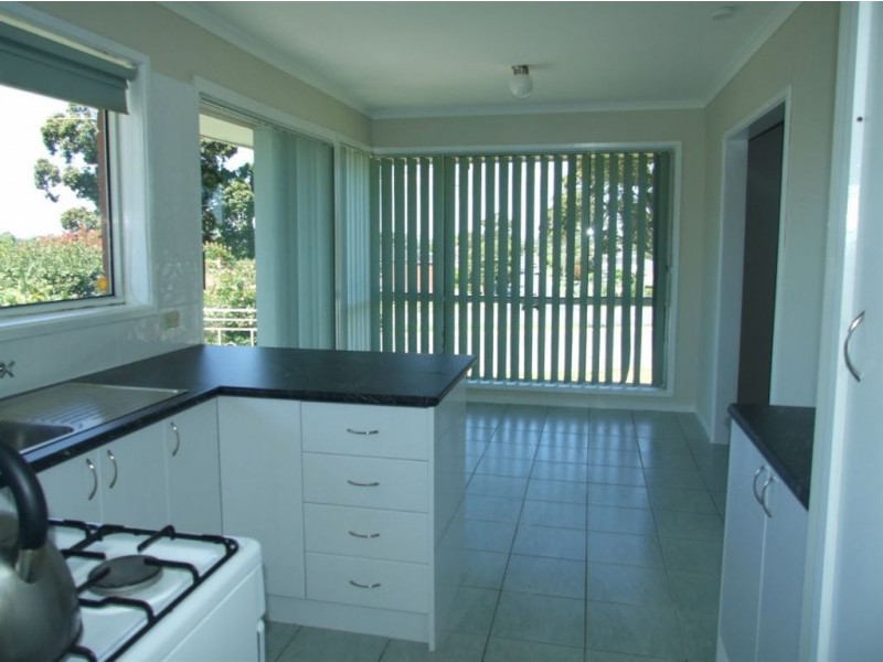 36 Princes Hwy, Pakenham VIC 3810