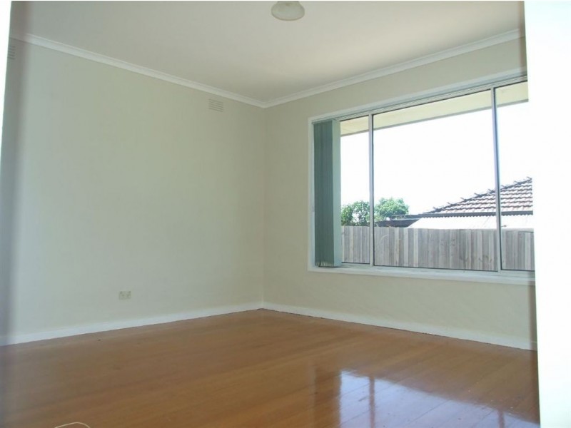 36 Princes Hwy, Pakenham VIC 3810