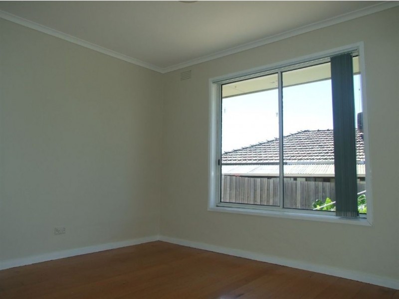 36 Princes Hwy, Pakenham VIC 3810