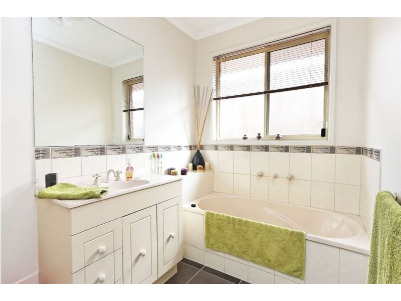 20 Natanya Drive, Pakenham VIC 3810