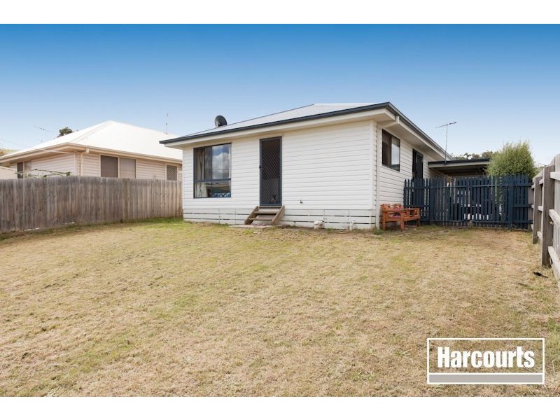 19 Meaby Drive, Pakenham VIC 3810