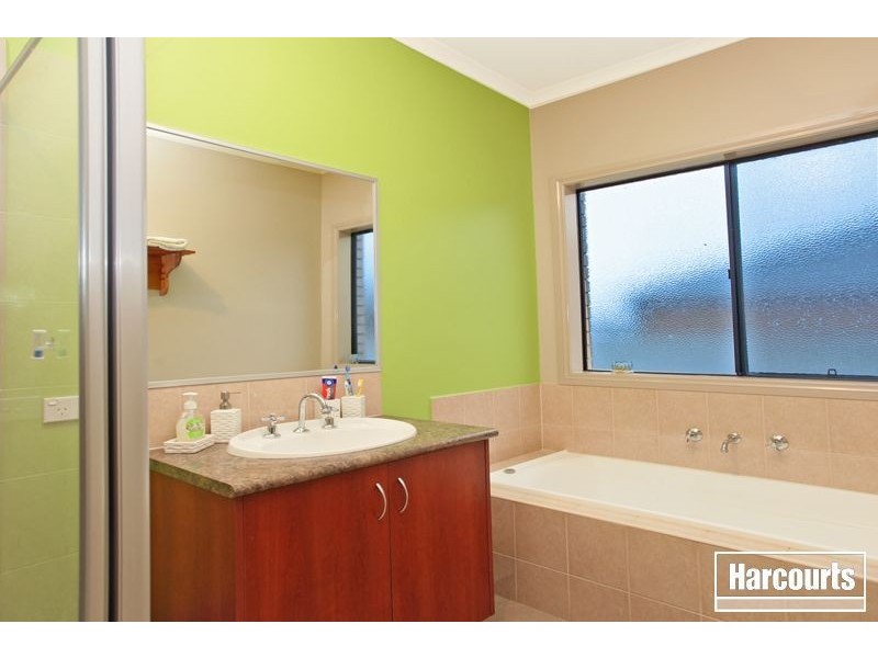 9 Eventide Rise, Pakenham VIC 3810