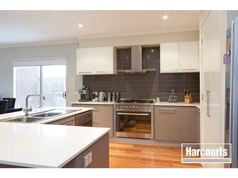 54 Irving Road, Pakenham VIC 3810