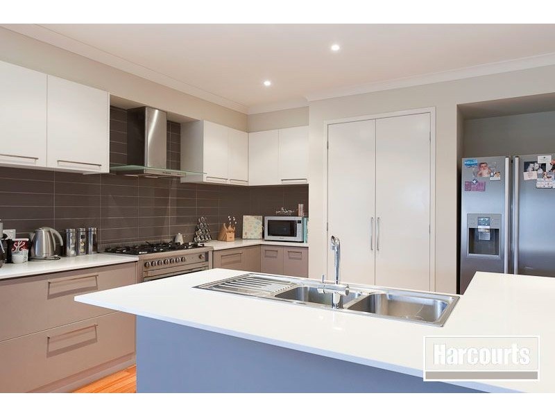 54 Irving Road, Pakenham VIC 3810