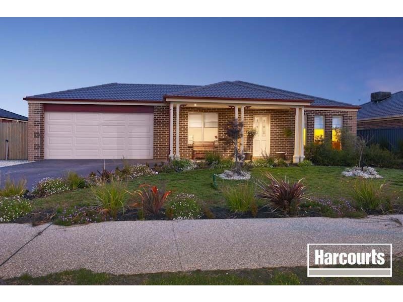 102 Shearwater Drive, Pakenham VIC 3810