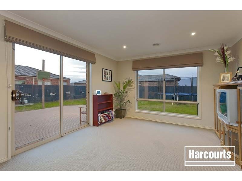102 Shearwater Drive, Pakenham VIC 3810
