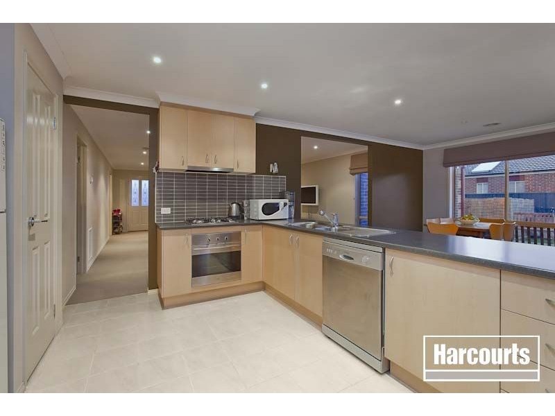 102 Shearwater Drive, Pakenham VIC 3810