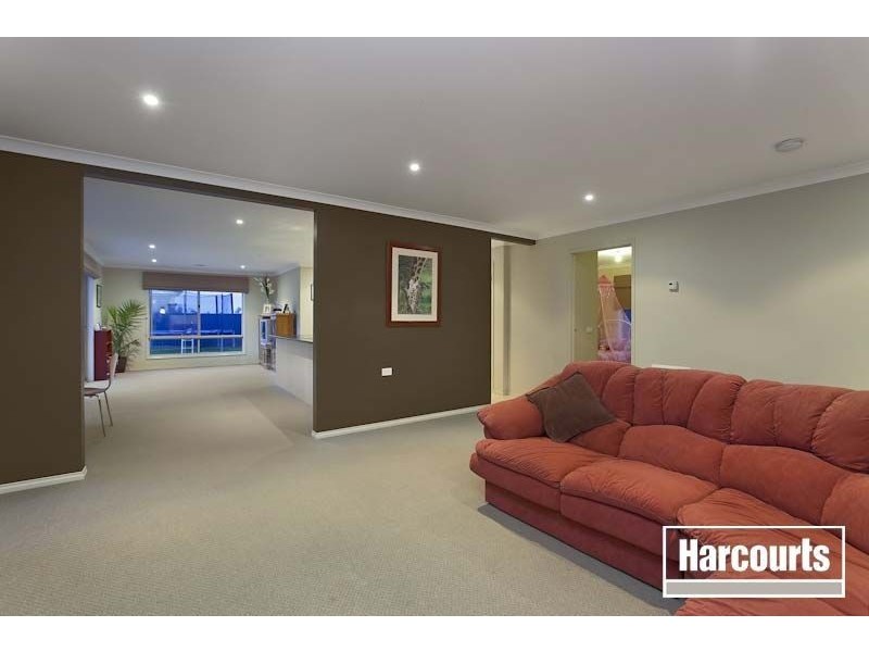 102 Shearwater Drive, Pakenham VIC 3810