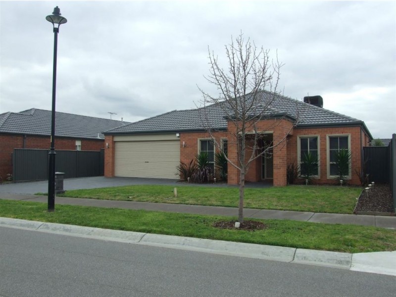 4 Veitch Court, Pakenham VIC 3810