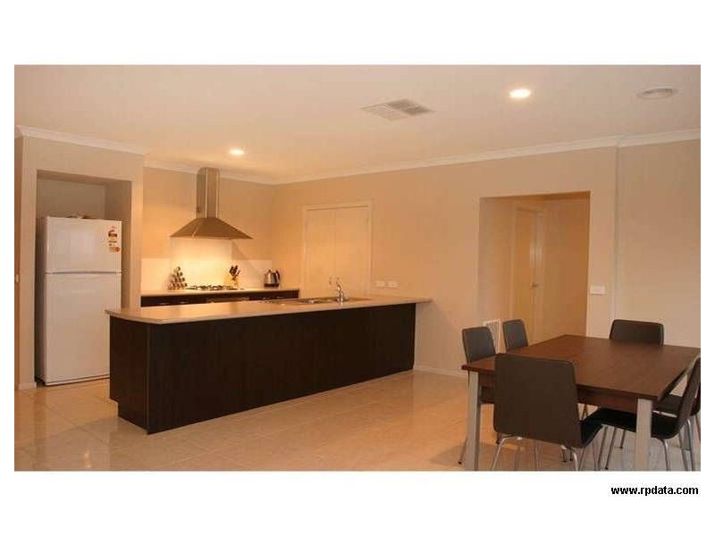 4 Veitch Court, Pakenham VIC 3810