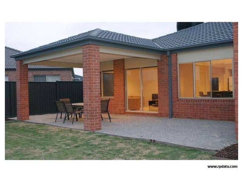 4 Veitch Court, Pakenham VIC 3810