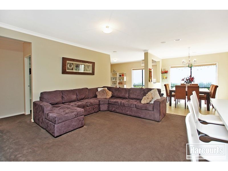 22 Ben Cairn Mews, Pakenham VIC 3810