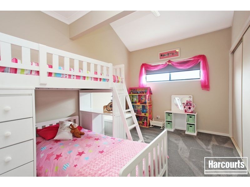 22 Ben Cairn Mews, Pakenham VIC 3810