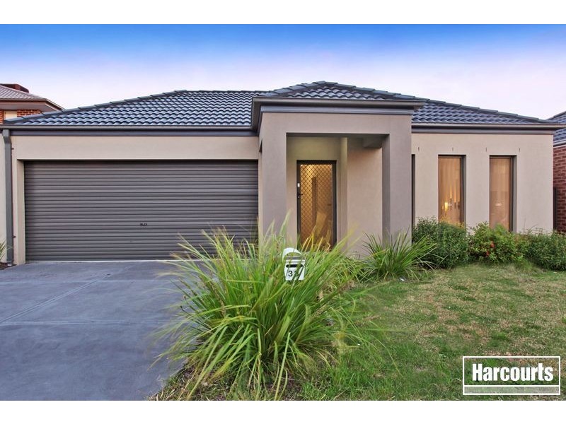 33 Edgeware Close, Pakenham VIC 3810