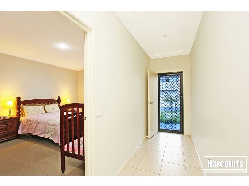 33 Edgeware Close, Pakenham VIC 3810