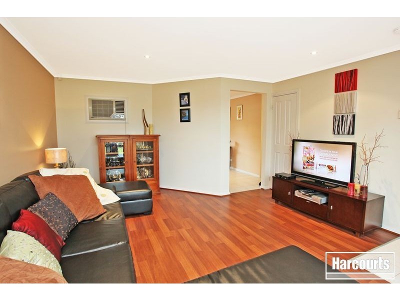 21 Riviera Drive, Pakenham VIC 3810