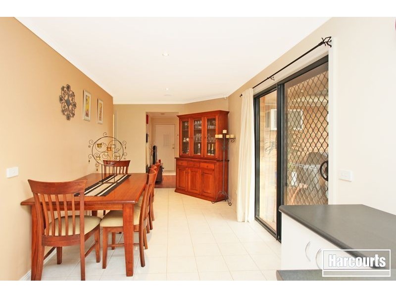 21 Riviera Drive, Pakenham VIC 3810