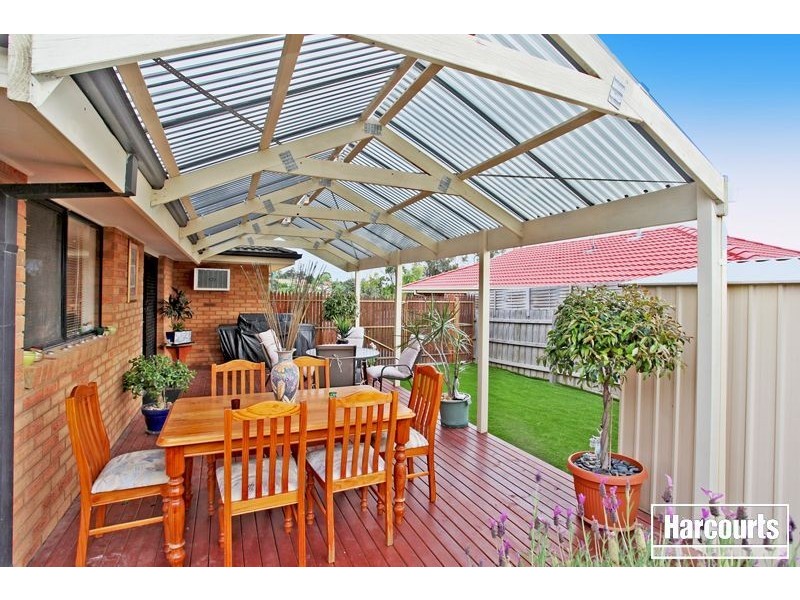 21 Riviera Drive, Pakenham VIC 3810