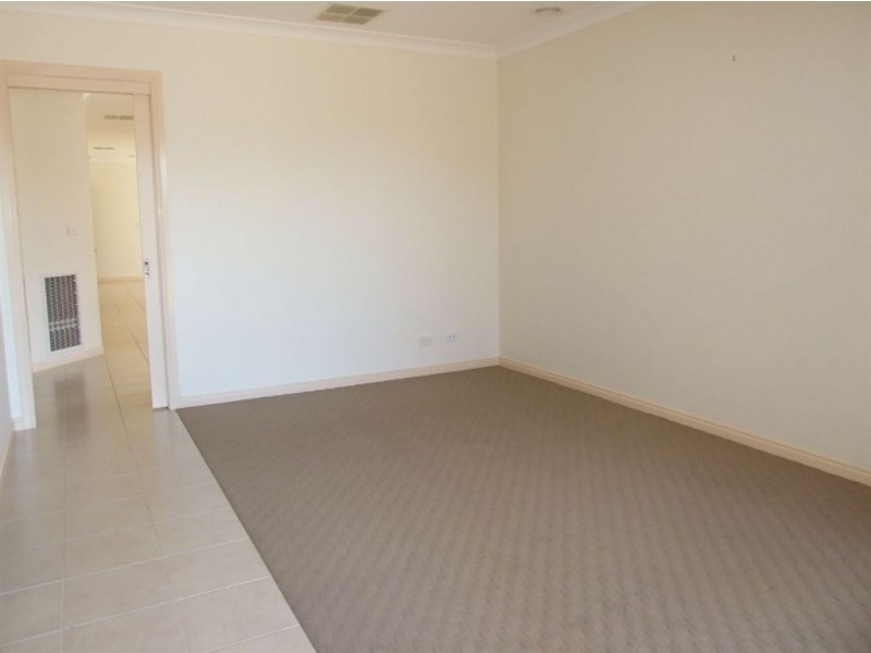 30 Darwin Way, Pakenham VIC 3810