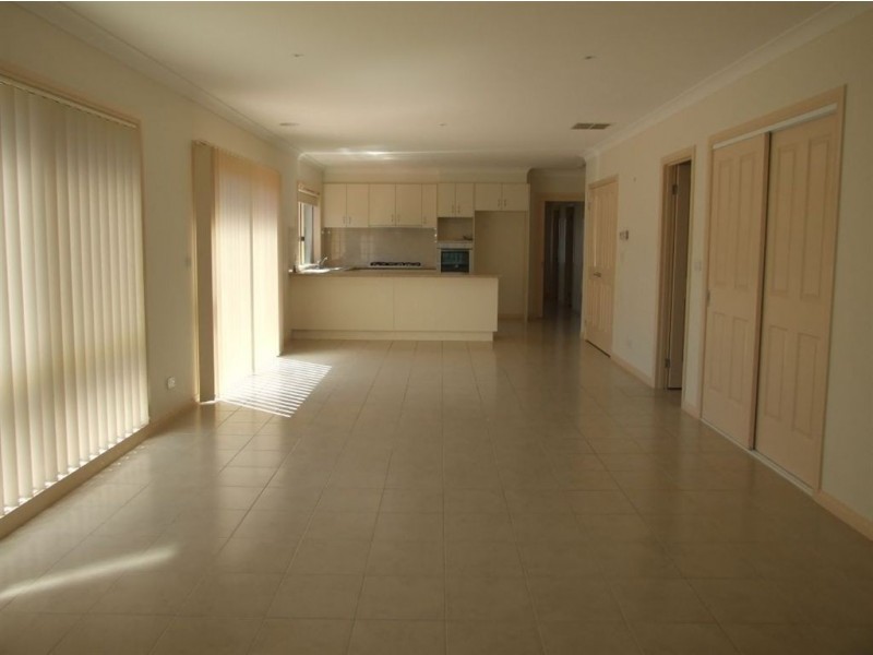 30 Darwin Way, Pakenham VIC 3810