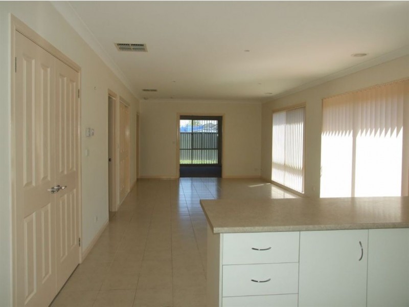 30 Darwin Way, Pakenham VIC 3810