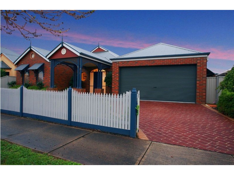 50 Flinders Chase, Pakenham VIC 3810