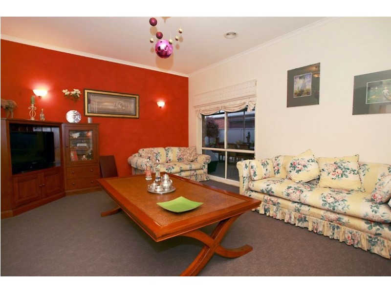 50 Flinders Chase, Pakenham VIC 3810