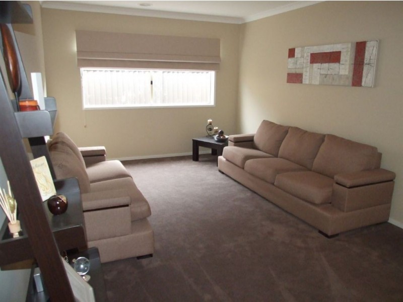 12 Bailey Place, Pakenham VIC 3810