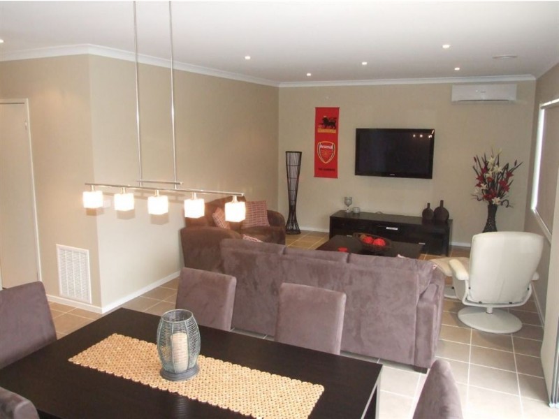 12 Bailey Place, Pakenham VIC 3810