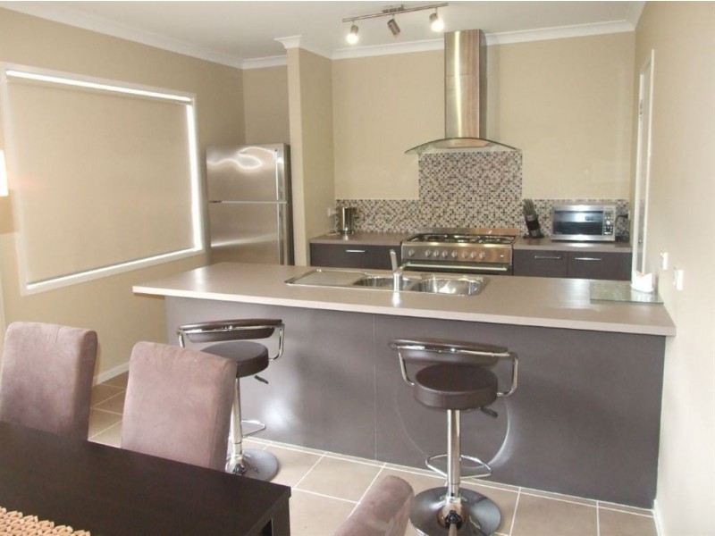 12 Bailey Place, Pakenham VIC 3810