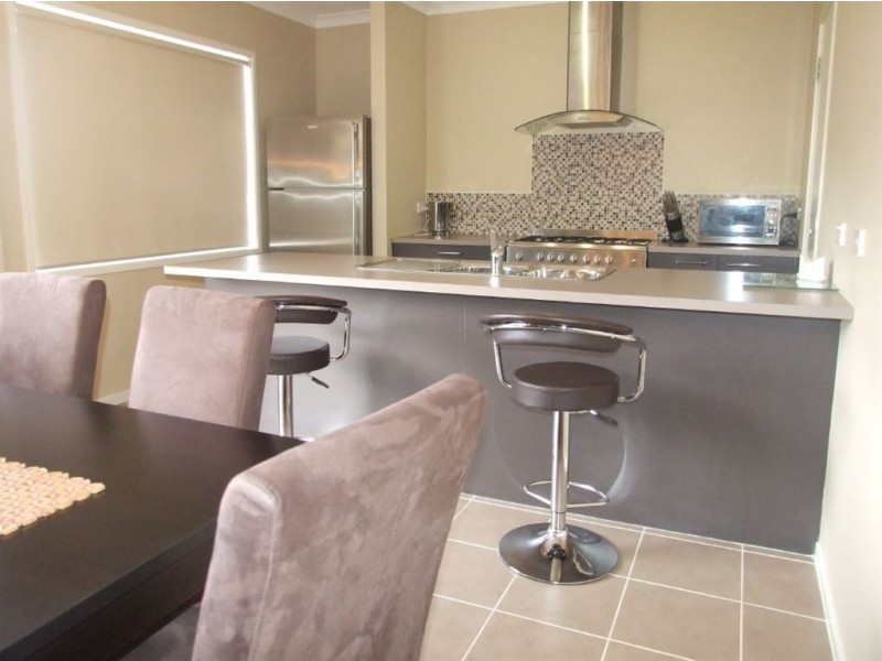 12 Bailey Place, Pakenham VIC 3810