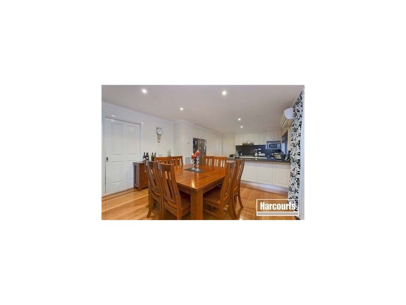 7 Wisteria Court, Pakenham VIC 3810