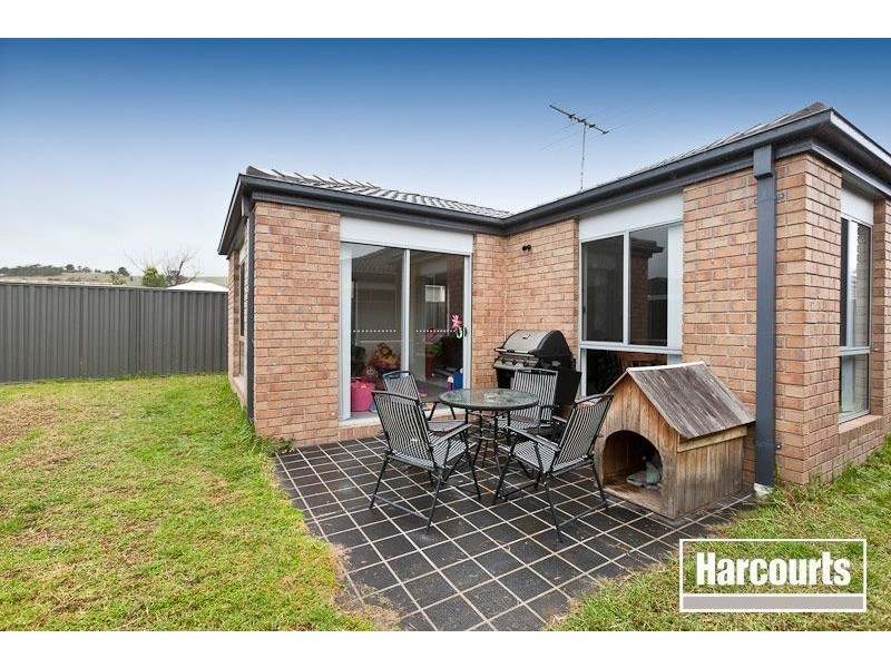 10 Seville Street, Pakenham VIC 3810