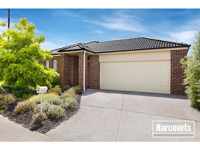 18 Britton Drive, Pakenham VIC 3810