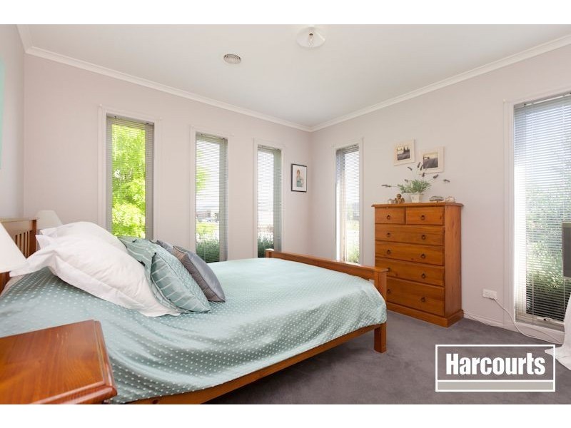 18 Britton Drive, Pakenham VIC 3810