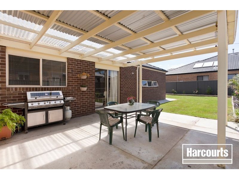 18 Britton Drive, Pakenham VIC 3810