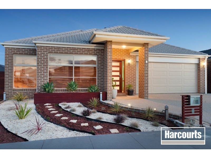 8 Bailey Place, Pakenham VIC 3810