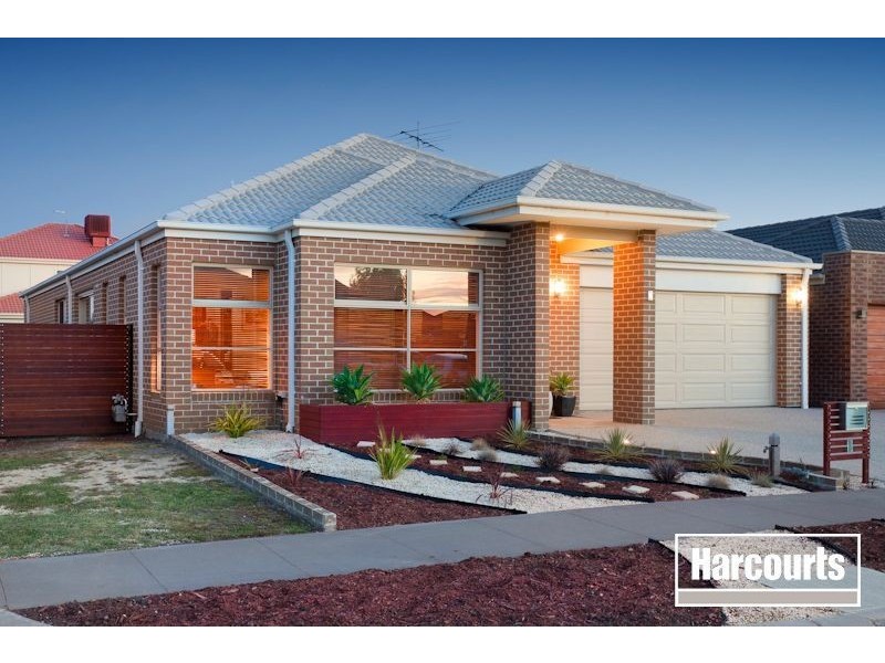 8 Bailey Place, Pakenham VIC 3810