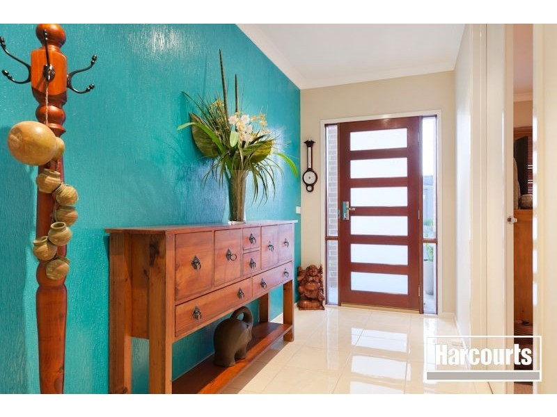 8 Bailey Place, Pakenham VIC 3810