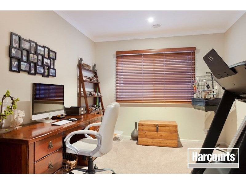 8 Bailey Place, Pakenham VIC 3810