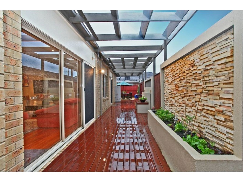 5 Fallingwater Drive, Pakenham VIC 3810