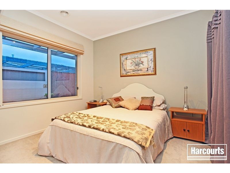 5 Fallingwater Drive, Pakenham VIC 3810
