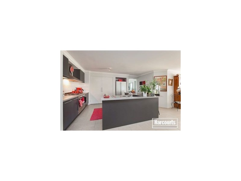 28 Stringy Bark Cct, Pakenham VIC 3810