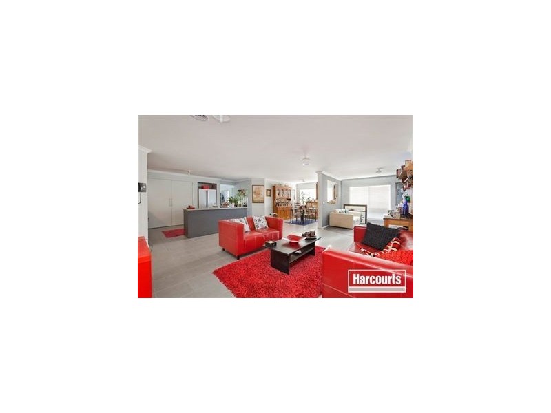 28 Stringy Bark Cct, Pakenham VIC 3810