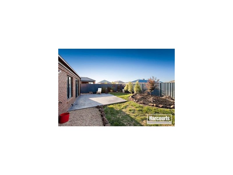 28 Stringy Bark Cct, Pakenham VIC 3810
