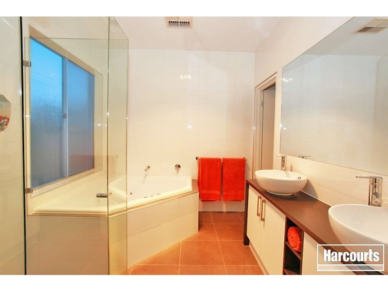 36 Stockmans Circuit, Pakenham VIC 3810