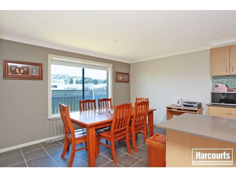 12 Orchard Valley Avenue, Pakenham VIC 3810