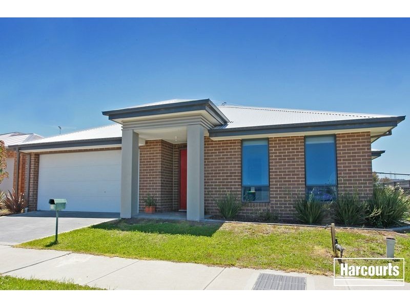 12 Orchard Valley Avenue, Pakenham VIC 3810