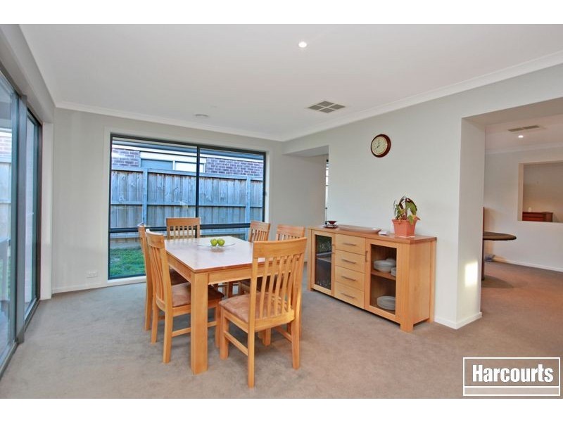 28 Kosta Boda Boulevard, Pakenham VIC 3810